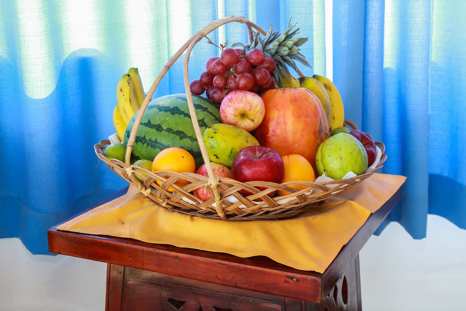 Welcome fruit basket in guest room